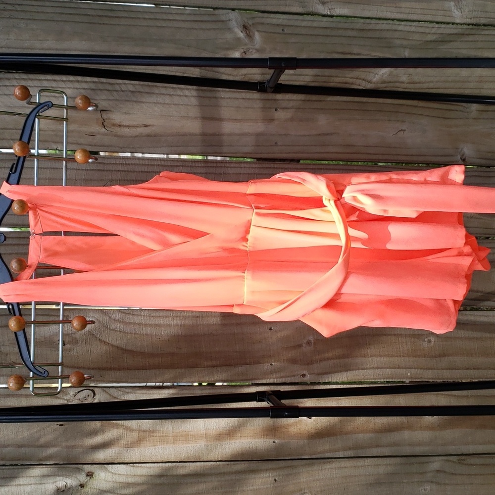 BNWT EXPRESS V-neck sleeveless neon tangy orange romper (S) with POCKETS!!